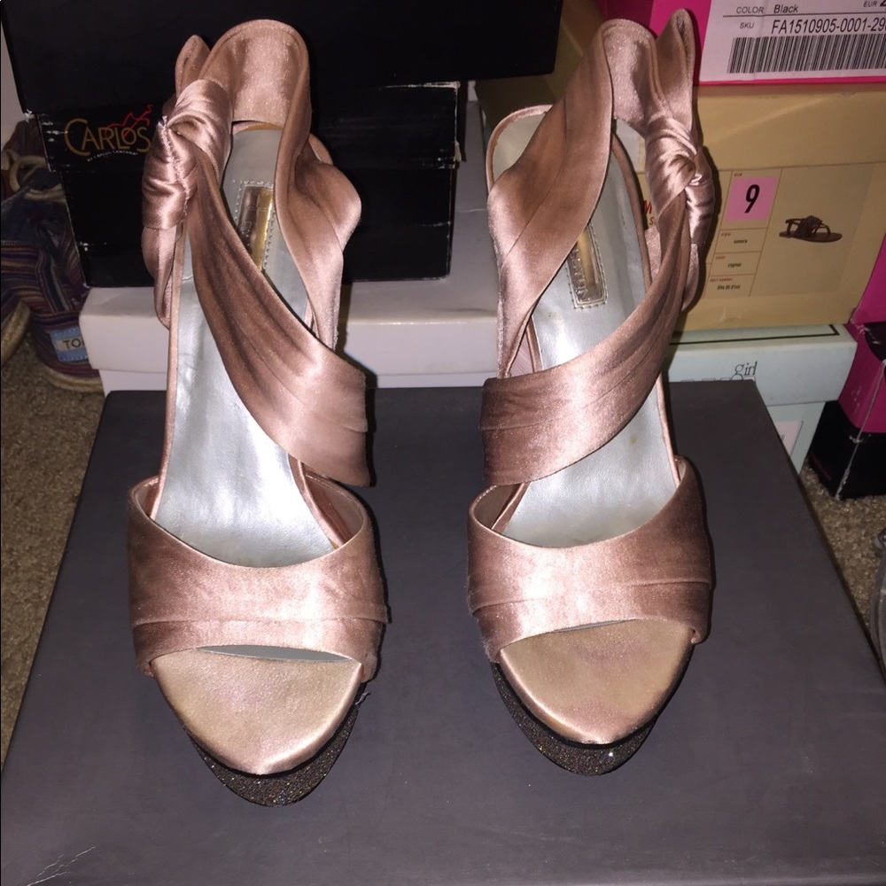 Heels - Picture 4 of 7